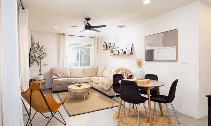 Little Armenia House | Gated 2BD - AC - Family Friendly