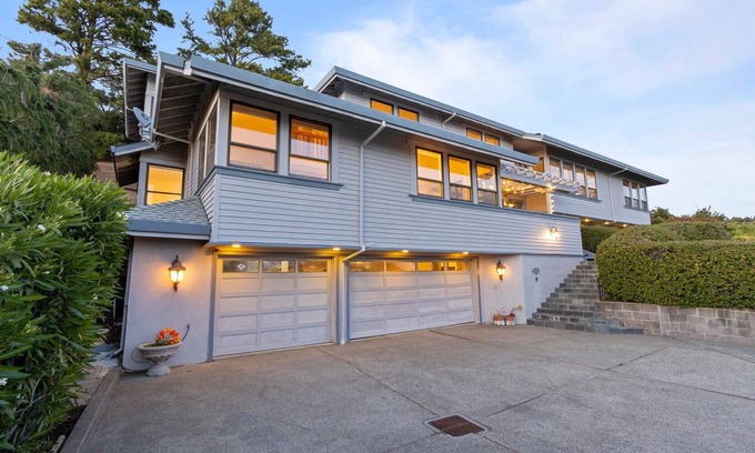 San Rafael House | Gated 6BD Retreat: Bay Views,HotTub,Theater,Games