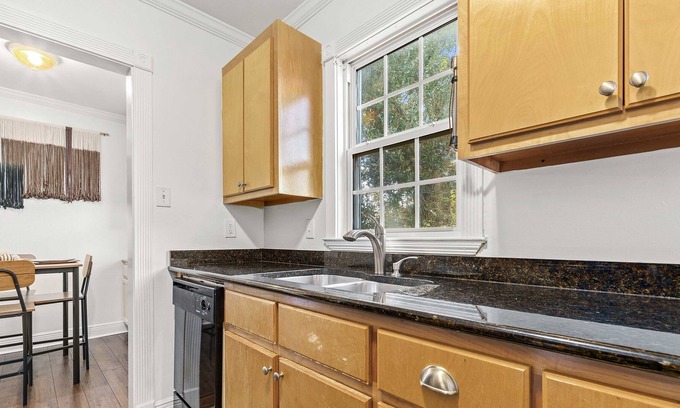 Mobile Condo | Gated Condo w/ Pool & Gym near USA & Downtown