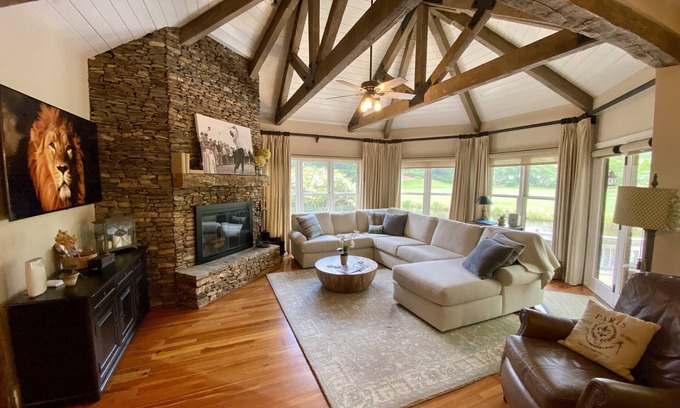 Highlands House | Gated Highlands home w/Lake & Golf View and new Hot Tub