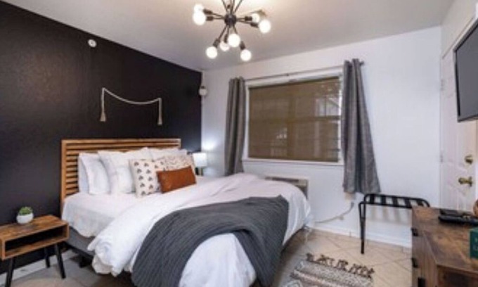Branson Condo | Gated, Luxe Mid-Century Modern Condo| Walk to golf & pools!