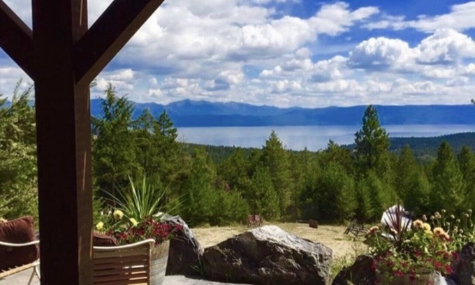 Somers Cabin | Gated Luxury King Bed 1.5 Bath Lodge Firep Hot Tub Kitchen Pool Table EV Charger