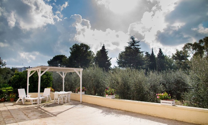 Cozzana House | Gateway to the Olives