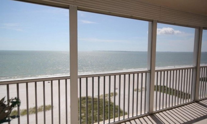 Fort Myers Beach Condo | Gateway Villas #797 - Modern Beachfront Condo with Amazing View