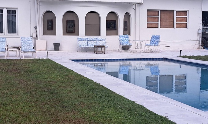 Fort Myers House | Gather friends and family in this historical home.