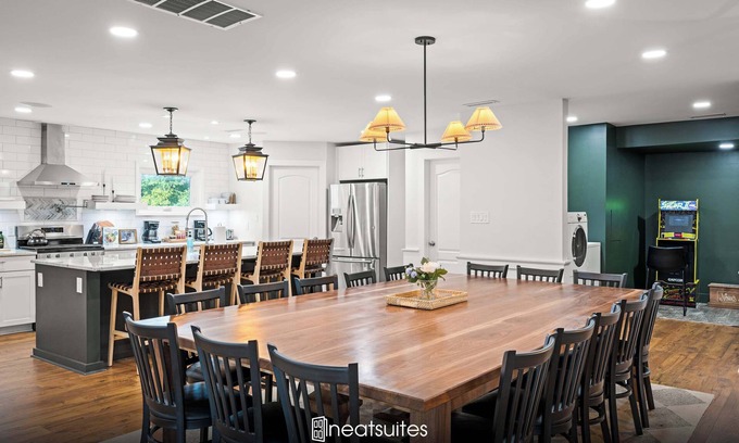 Williamstown House | Gather Together - Charming Home for 20 Near Ark!
