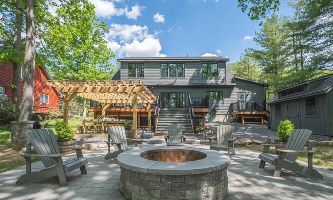 Oakland House | Gathering Place