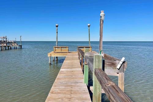 Rockport House | Gato Malo