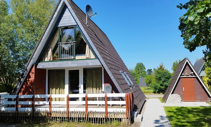 Fedderwardersiel House | Gemütliches Nurdach-ferienhaus Fuxbau im Ferienpark Fedderwardersiel