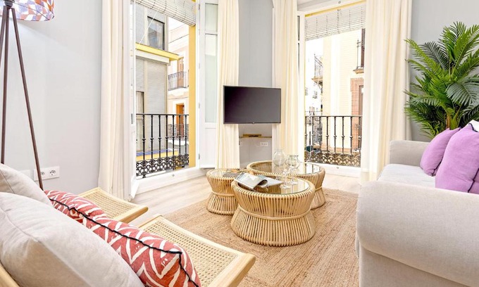 San Lorenzo Apartment | Genteel Home Conde de Barajas