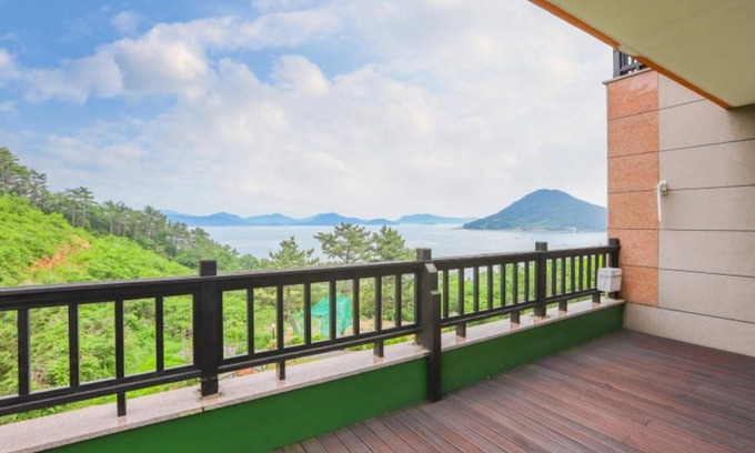 Geoje House | Geojedo Nomad Pension