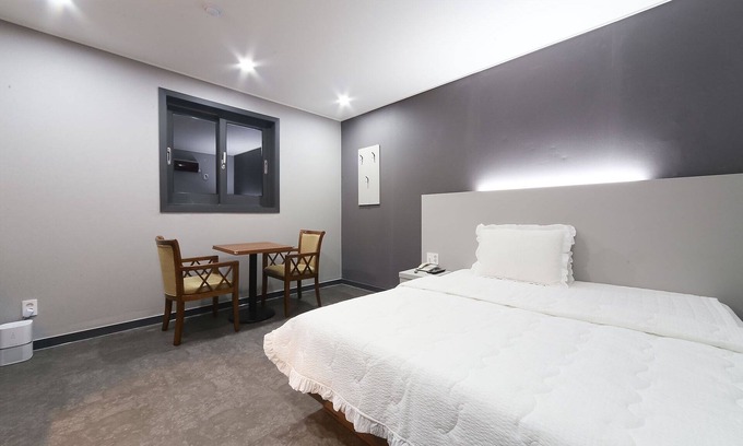 Songpo-ri Hotel | Geojedo Sadeung Khan
