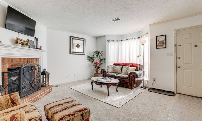 Stone Mountain House | Georgia Townhome - 3 Mi to Stone Mountain Park!