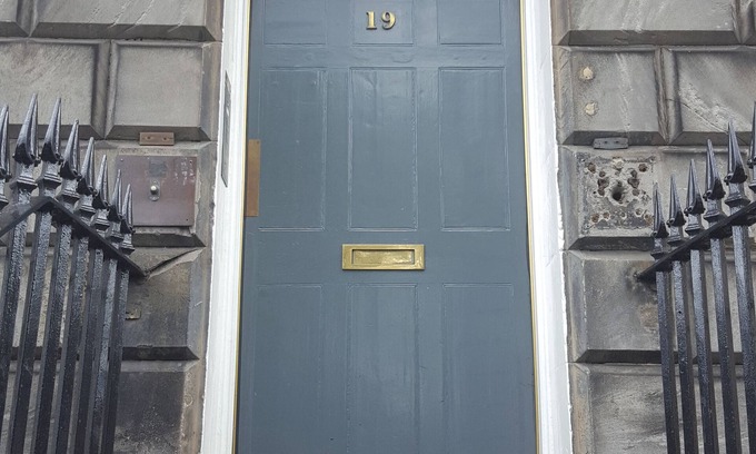 New Town Apartment | Georgian Apartment in the heart of Edinburgh's Newtown.