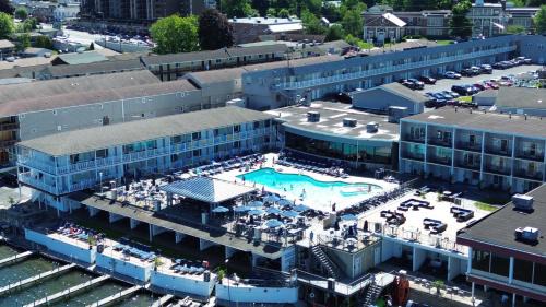 Lake George Resort | Georgian Lakeside Resort
