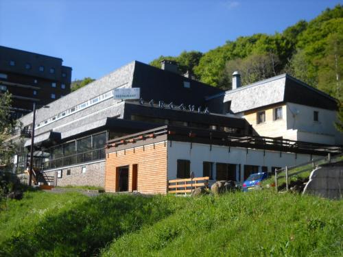 Besse-et-Saint-Anastaise Hotel | Gergovia