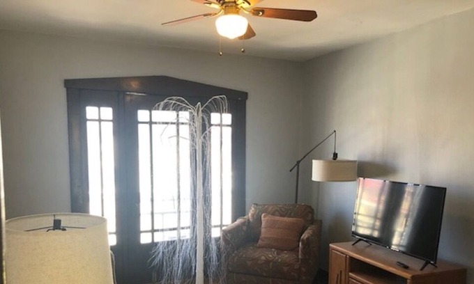 Germantown Apartment | Germantown Big Bad apartment/2nd floor