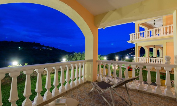 Limni Keri Apartment | Gerovasis Villas - Iakithi 2 Bedroom Apartment