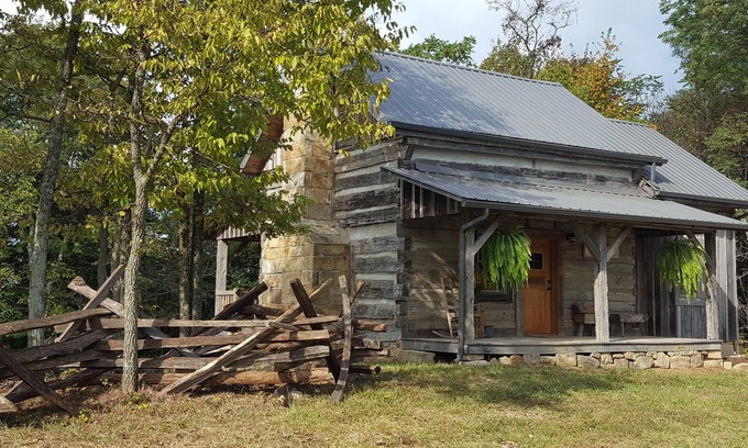 Lynx Cabin | Get away from it all! Restored 1800 log cabin on 40 acres - NO cleaning fee!