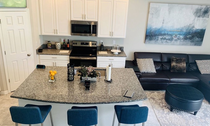 Riverview House | Get close to beaches and downtown!