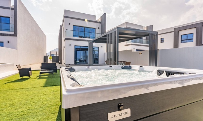 Sharm Villa | Getaway Deal 3BR w/Outdoor Jacuzzi + Scenic Views, Al Dana Island by Deluxe Holiday Homes