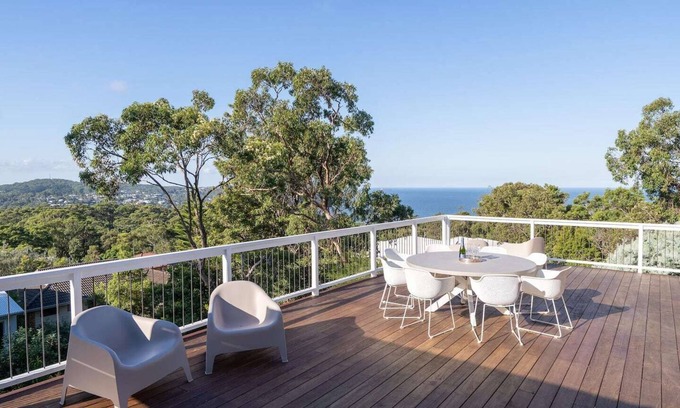 Macmasters Beach House | Getawayz NSW - 'Aarini Cottage' - 600m to stunning MacMasters Beach, Coastal Walks & Cafes
