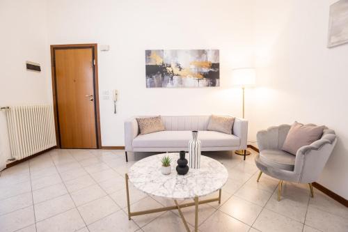 Historic Center Apartment | GetTheKey Mura di Porta S Felice