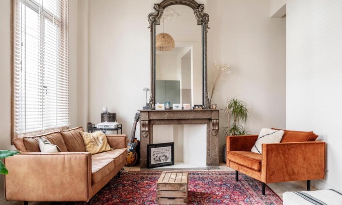 Harmonie House | Gezellig gerenoveerd herenhuis in het centrum