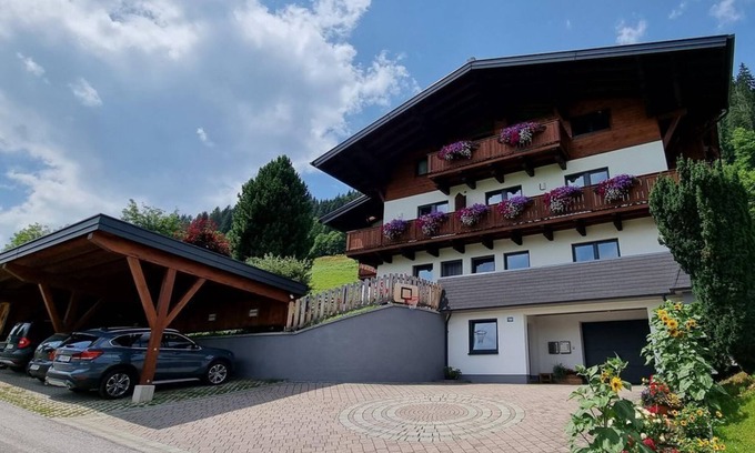 Flachau Apartment | Gföller vacation apartment - apartment (3-7 persons/3 bedrooms)