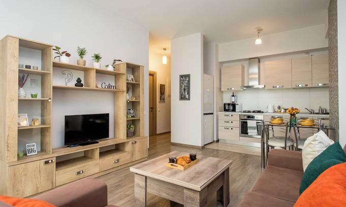 Saburtalo Apartment | GG Home – Cozy 1BR with City & Mtatsminda Views