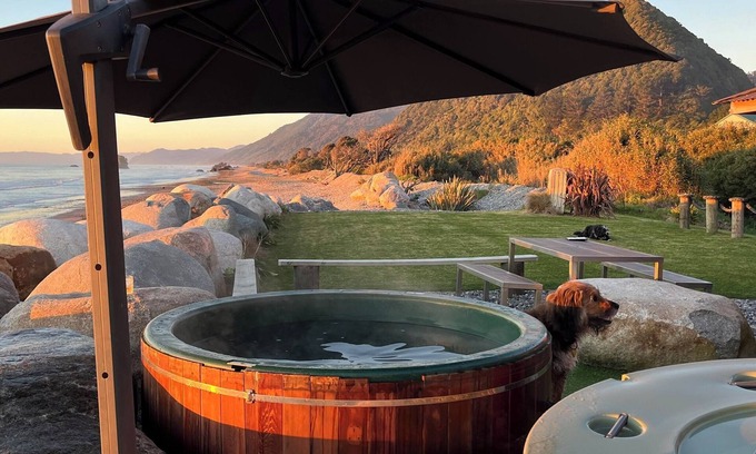 Granity Cabin | Ghost Lodge Granity Hot Tub on The Beach Sleeps upto 14 People Pet Friendly