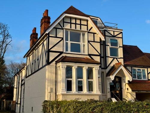Pettits Hotel | Gidea Park Hotel