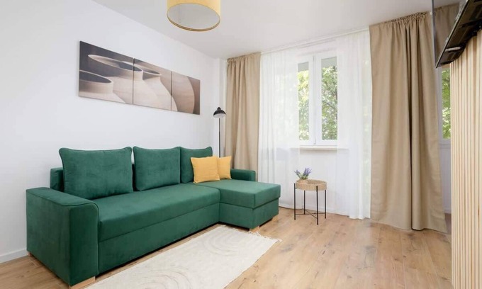 Sielce Apartment | Gierymskiego 17 | Spacious Apartment | Wi-Fi