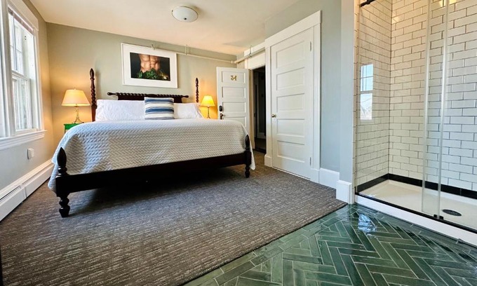 Provincetown Hotel | Gifford House
