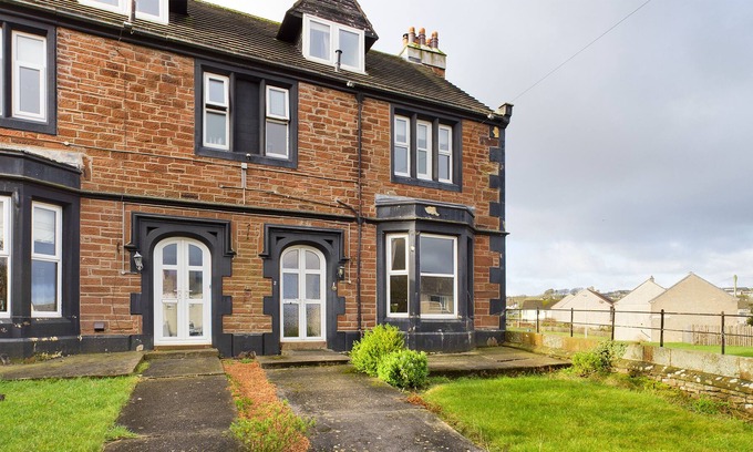 Egremont House | GILL GROVE, pet friendly, with hot tub in Egremont, Cumbria