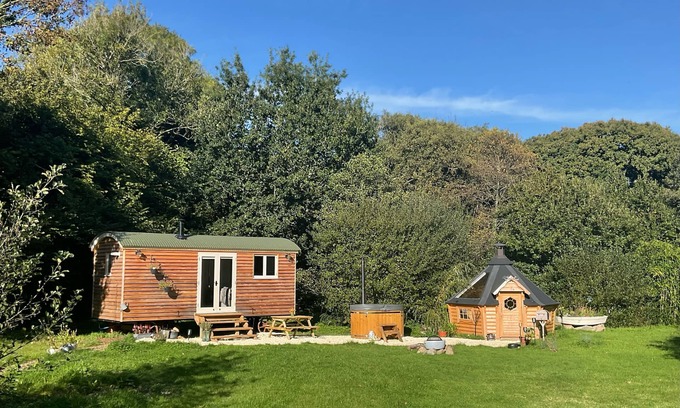 Helford Passage Cabin | Gillan Creek Retreat is set in a private meadow on the Lizard Peninsula
