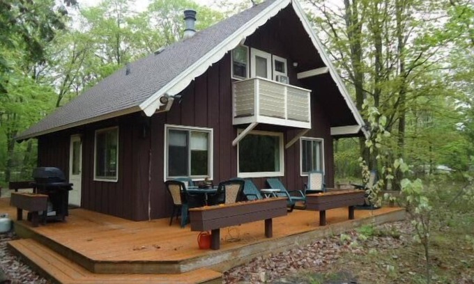 Fish Creek Cottage | Gingerbread Cottage - Forest Setting - Available Winter Too!