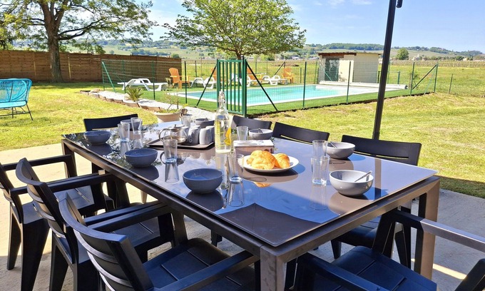Bergerac House | Gite 8 Personnes à la Campagne de Bergerac Avec Piscine 8x4