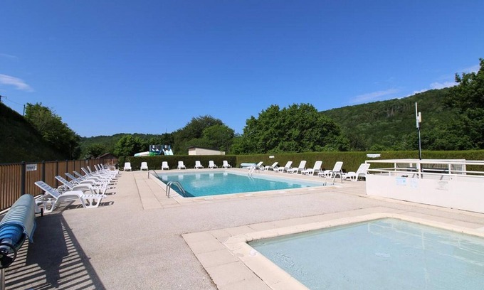 Arnac Cottage | Gite Arnac, 2 bedrooms, 5 persons