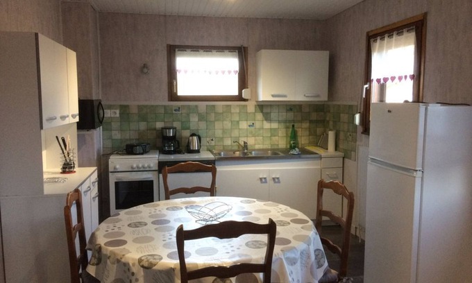 Taintrux House | Gîte chez Lucie : Detached house in the countryside