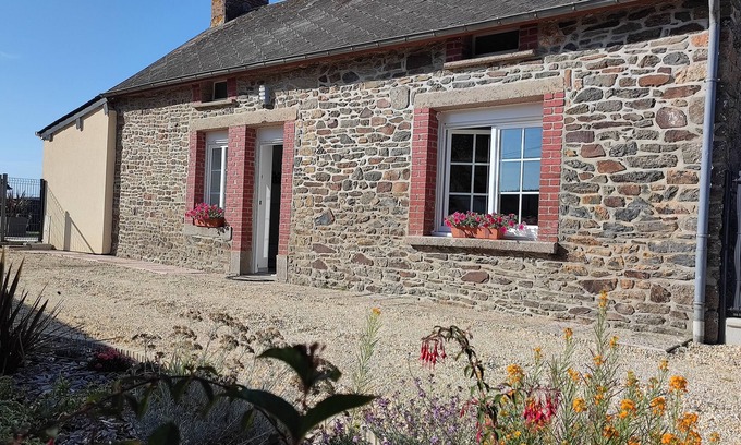 Bacilly Villa | Gite Dans un Petit Hameau au Calme Dans la Baie du Mont Saint Michel