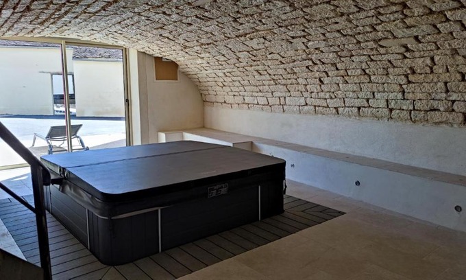 Beine House | GITE DE L'AETI JACUZZI PISCINE