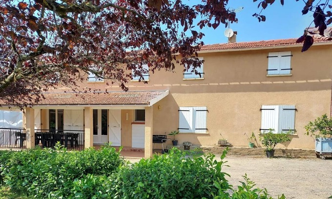 Saint-Sulpice Other | Gîte El Camillou: Cozy Farmhouse for Groups, Families, and Friends