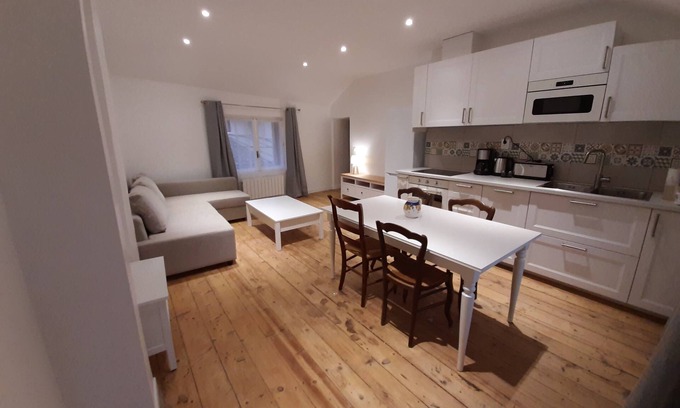 Albigny-sur-Saone Apartment | Gite le haut des maraîchers. Apartment for 4 to 6 people,