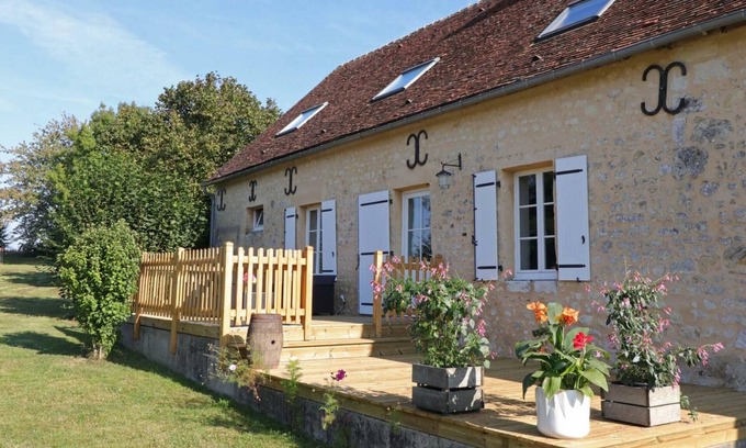 Le Pin-la-Garenne Cottage | Gite Le Pin-la-Garenne, 3 bedrooms, 8 persons