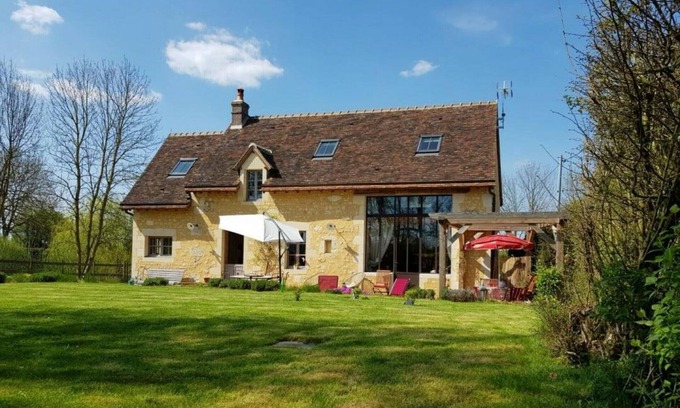 Le Pin-la-Garenne Cottage | Gite Le Pin-la-Garenne, 3 bedrooms, 8 persons
