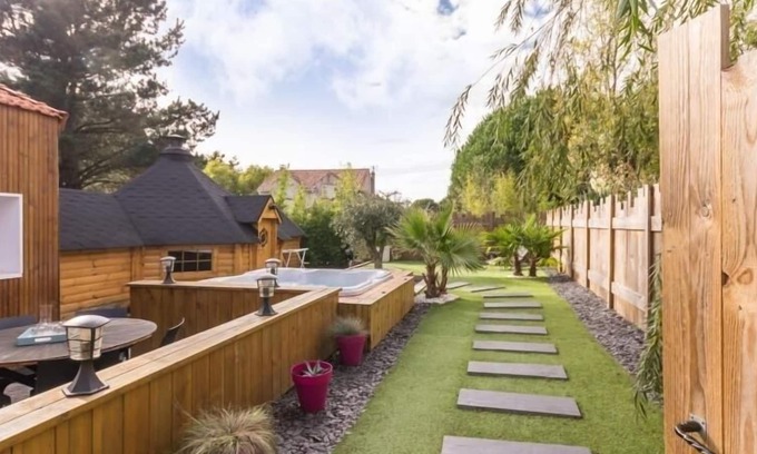 Les Moutiers-en-Retz Cottage | Gite Les Moutiers-en-Retz, 2 bedrooms, 4 persons
