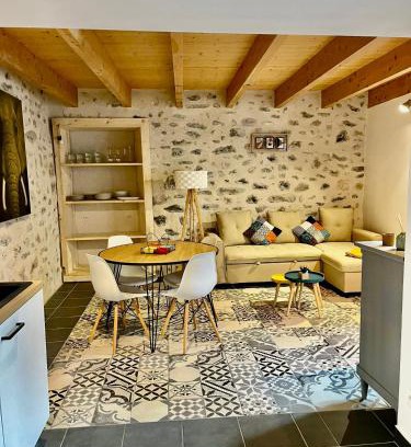 Alba-la-Romaine Apartment | GITE LES ROMAINS 2/4p au coeur du village classé d'ALBA LA ROMAINE