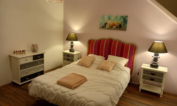 Thury House | Gite Lilas Sensation