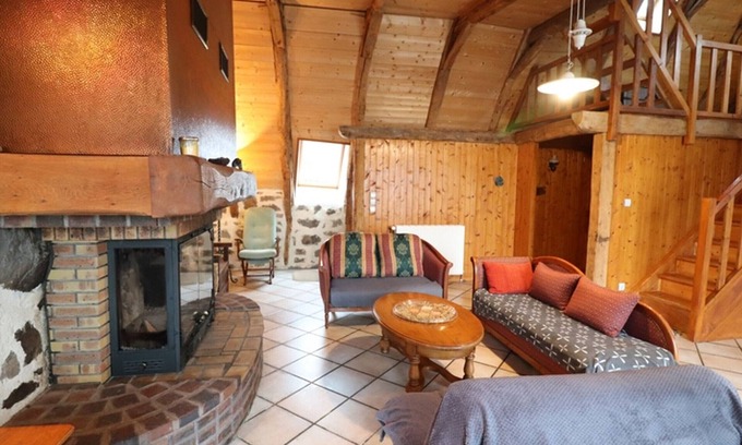 Mandailles-Saint-Julien Cottage | Gite Mandailles-Saint-Julien, 3 bedrooms, 6 persons